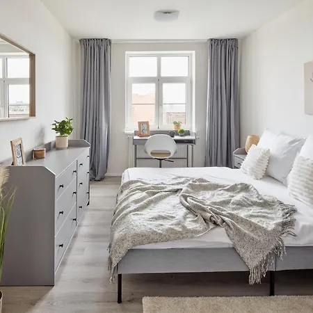 Lägenhet Cozy Attic Flat In Michle By Days